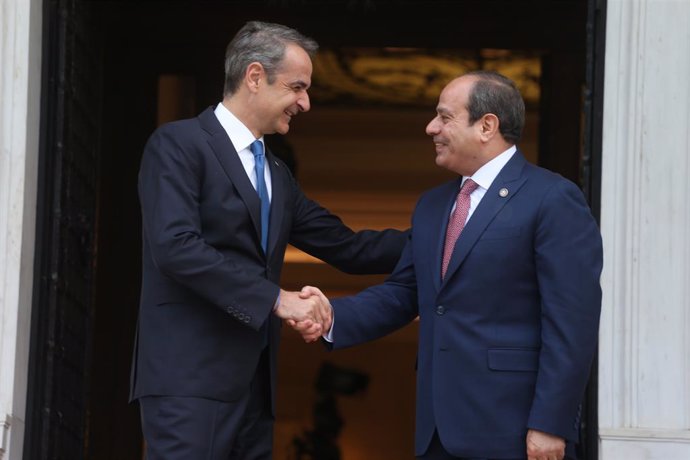 May 7, 2025, Athens, Greece: Egyptian President ABDEL FATAH EL - SISI shake hands with Greek Prime Minister KYRIAKOS MITSOTAKIS at Maximos Mansion. Egyptian President Abdel Fattah el-Sisi is in Greece on Wednesday for a series of high-level meetings aimed