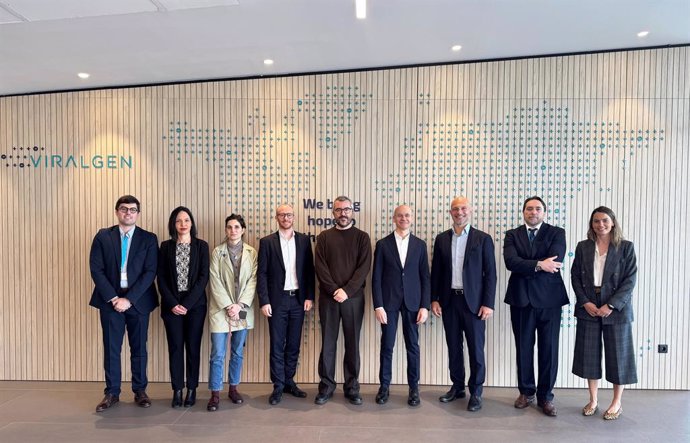Visita do Secretário de Estado da Saúde, Javier Padilla, à fábrica da Viralgen em San Sebastian.