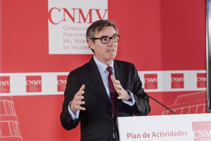 Archivo - El presidente de la CNMV, Carlos San Basilio, interviene durante la presentación del plan de actividades para 2025, en la sede de la Comisión Nacional del Mercado de Valores (CNMV), a 26 de febrero de 2025, en Madrid (España). 