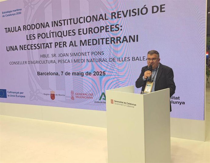 El conseller de Agricultura, Pesca y Medio Natural, Joan Simonet, participa en una mesa redonda en la Catalonia Hub Seafood 2025.