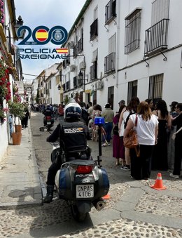 La Policía Nacional refuerza la seguridad durante la fiesta de los Patios de Córdoba.
