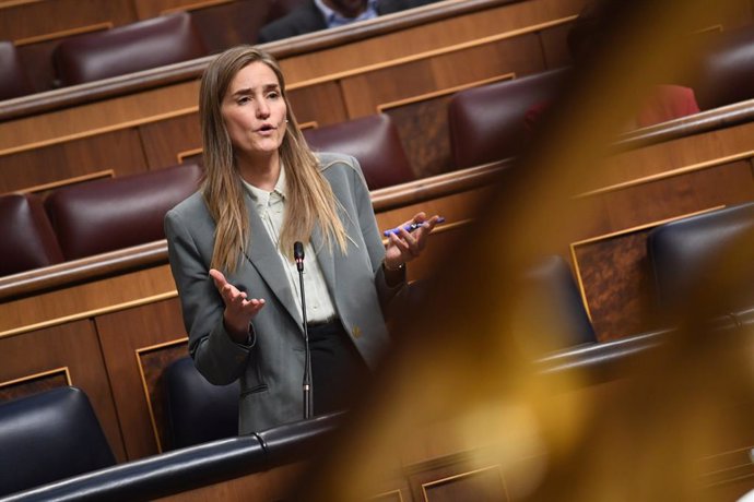La vicepresidenta tercera y ministra para la Transición Ecológica, Sara Aagesen, interviene durante una sesión de control al Gobierno, en el Congreso de los Diputados, a 7 de mayo de 2025, en Madrid (España). El presidente del Gobierno comparece en el Con