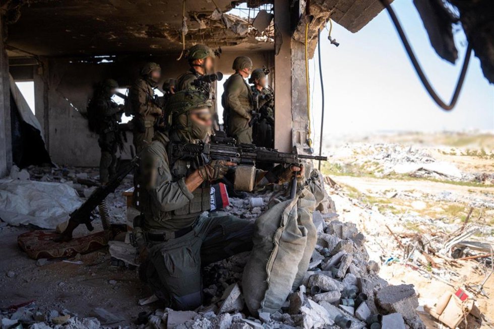 Tropas israelíes desplegadas en el sur de la Franja de Gaza