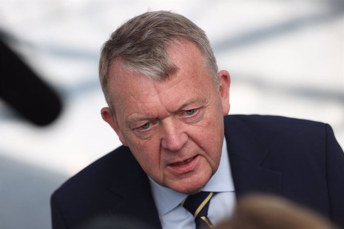 Archivo - BRUSSELS, April 5, 2025  -- Danish Foreign Minister Lars Lokke Rasmussen speaks to media during a North Atlantic Treaty Organization (NATO) foreign ministers' meeting at the NATO headquarters in Brussels, Belgium, on April 3, 2025. TO GO WITH "W