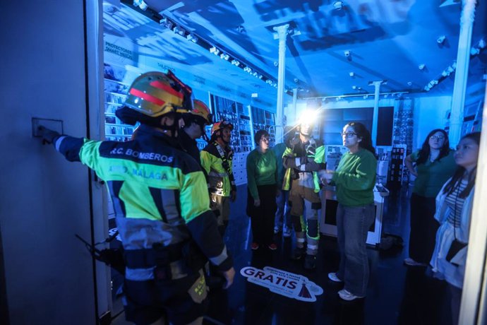 April 28, 2025: April 28, 2025 (malaga) Blackout in the electric grid of all spain. Fire and Local Police do traffic and relief work and help people and businesses.