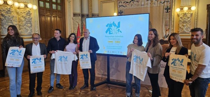 El alcalde de Valladolid, Jesús Julio Carnero, y las concejalas de Turismo, Blanca Jiménez, y de Juventud, Carolina del Bosque, en la presentación del concurso