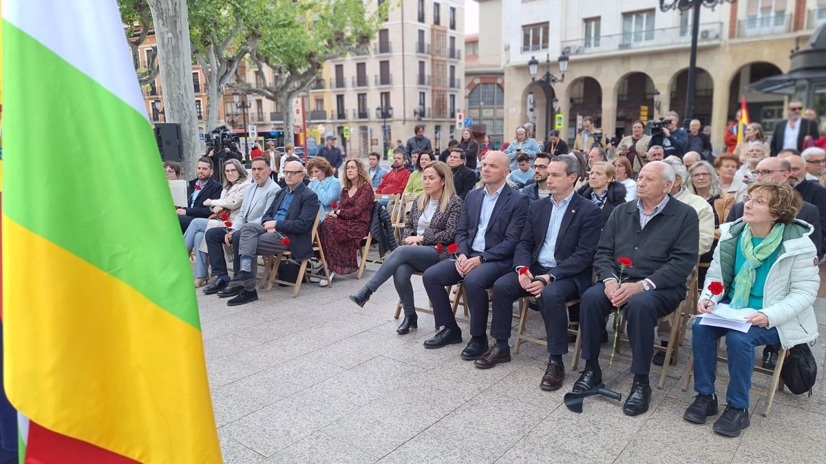 Arraiz dice que  es necesario recordar el pasado real que vivió España e impulsar la memoria democrática
