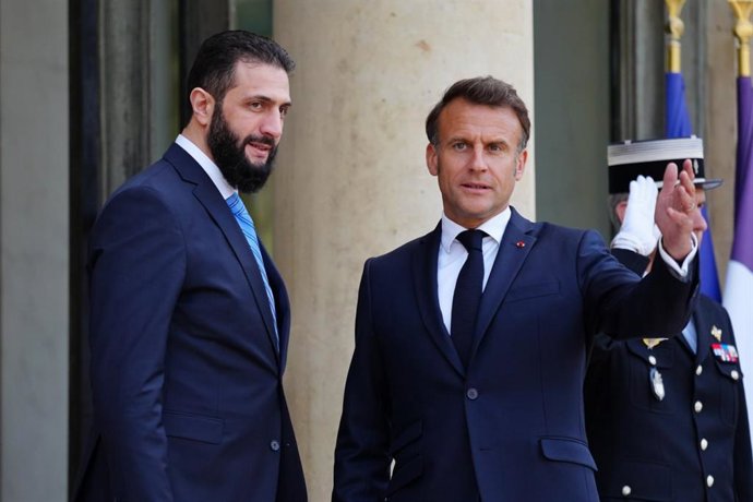 7 de maio de 2025, Paris, Paris, França: O presidente francês Emmanuel Macron se reúne com o presidente interino da Síria, Ahmed al-Sharaa, no Palácio do Eliseu, em 7 de maio de 2025, em Paris, França. O presidente francês Emmanuel Macron está recebendo o