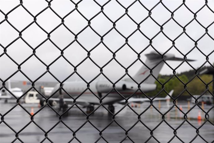 Avión en el aeropuerto de Seattle, Estados Unidos, para realizar un viaje con migrantes deportados. 