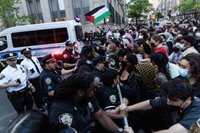 Decenas de personas irrumpen en la Universidad de Columbia en EEUU para protestar contra la guerra en Gaza