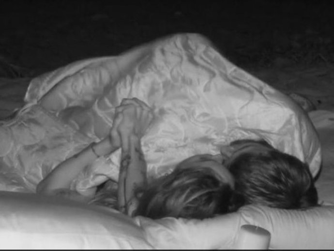 Anita y Montoya han tenido una noche de amor en 'Supervivientes'