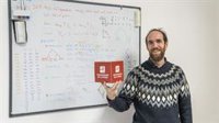 Eduardo Sáenz de Cabezón, galardonado por su contribución a la difusión del conocimiento a la sociedad