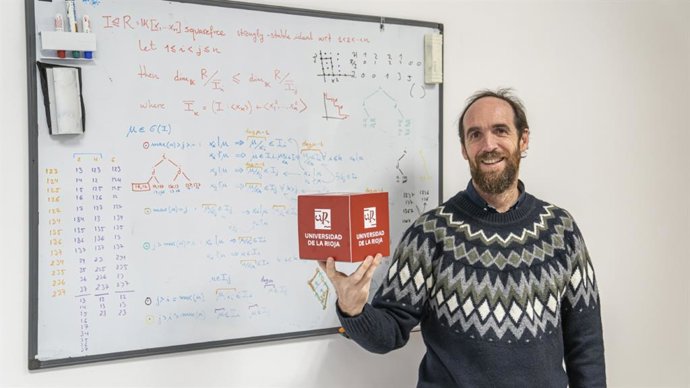 Archivo - Eduardo Sáenz de Cabezón 