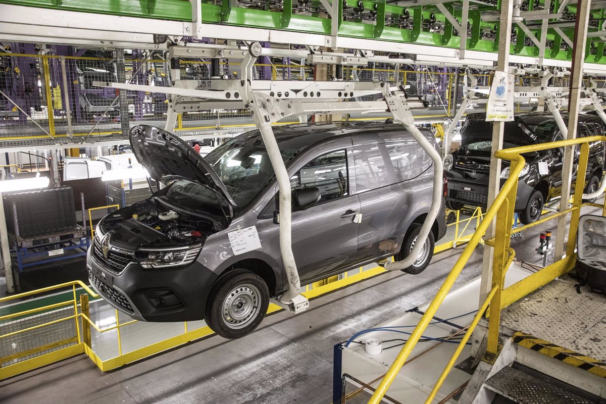 Sube un 5,7% la producción industrial en marzo, 2,8 puntos menos que la media
