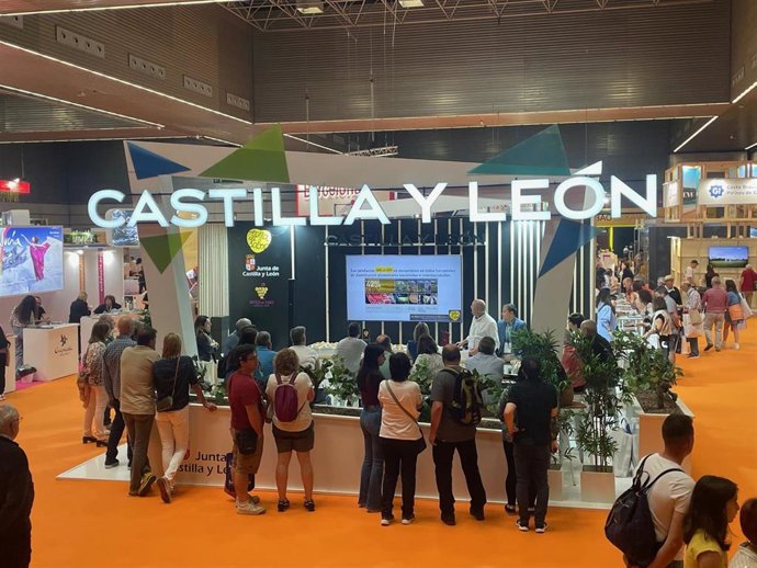Participación de CyL y de Segovia en la feria Expovacaciones.