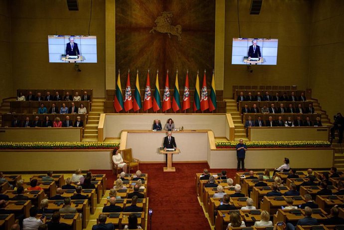 Archivo - El presidente de Lituania, Gitanas Nauseda, habla ante el Parlamento