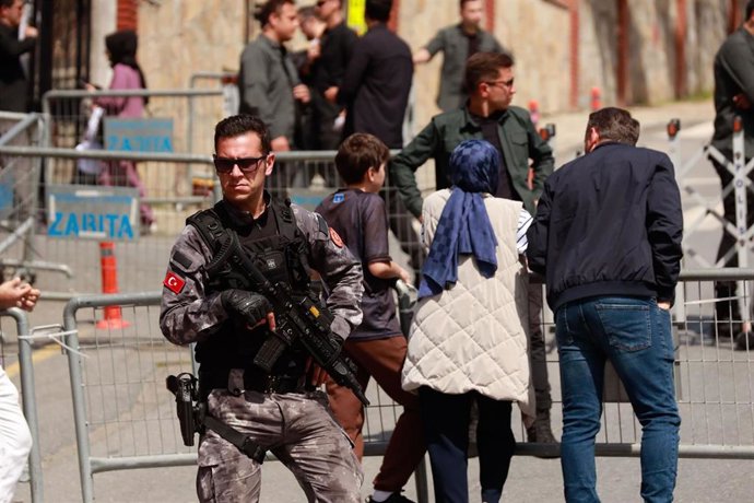 Archivo - Despliegue de las fuerzas de seguridad en Estambul