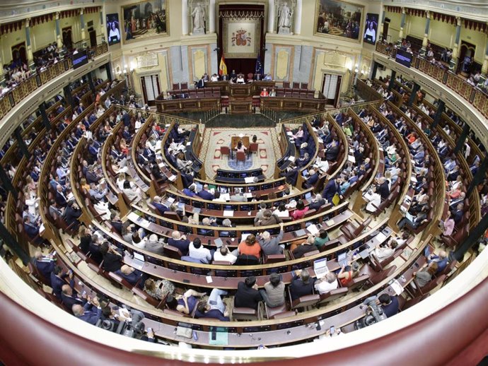Archivo - Plano general del hemiciclo del Congreso.