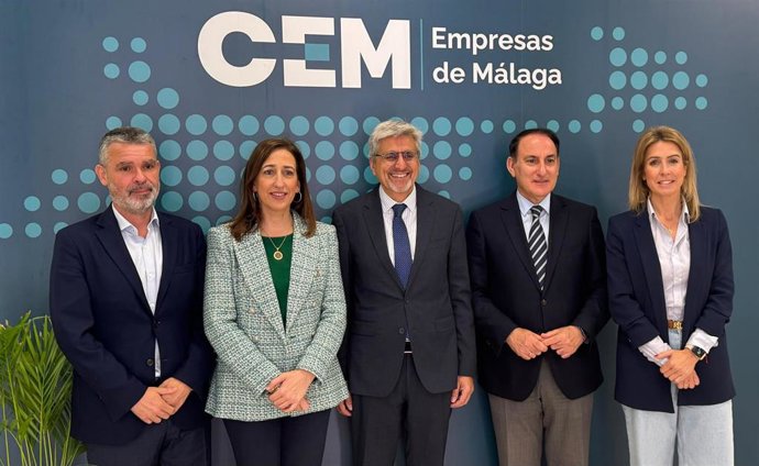 El secretario general del PSOE de Málaga, Josele Aguilar, en una reunión con la Confederación de Empresarios de Málaga