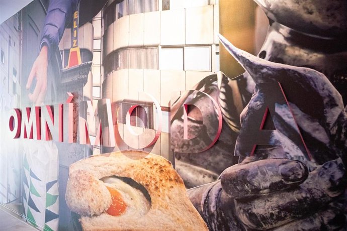 El MUCAC La Coracha acoge 'Omnímoda. La fotografía como display' en la que participan unos 60 artistas