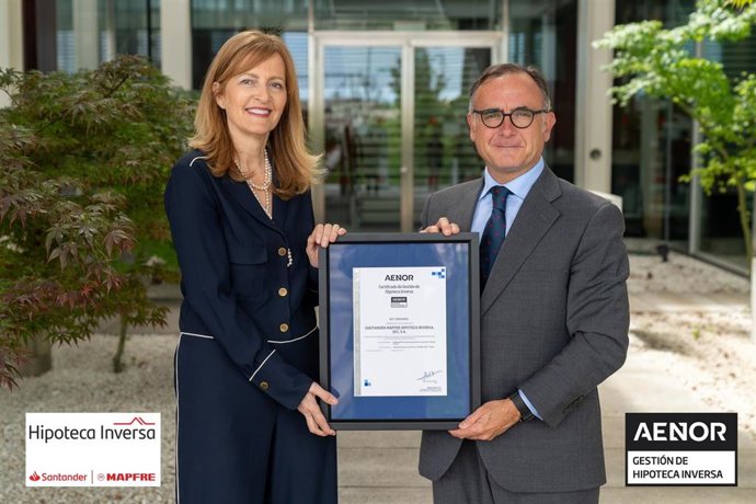 Archivo - La gestión de la hipoteca inversa de Santander y Mapfre recibe la certificación de Aenor