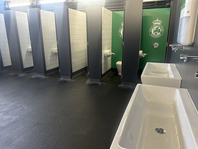 Finaliza la renovación de los baños de los Campos de Sport de El Sardinero.