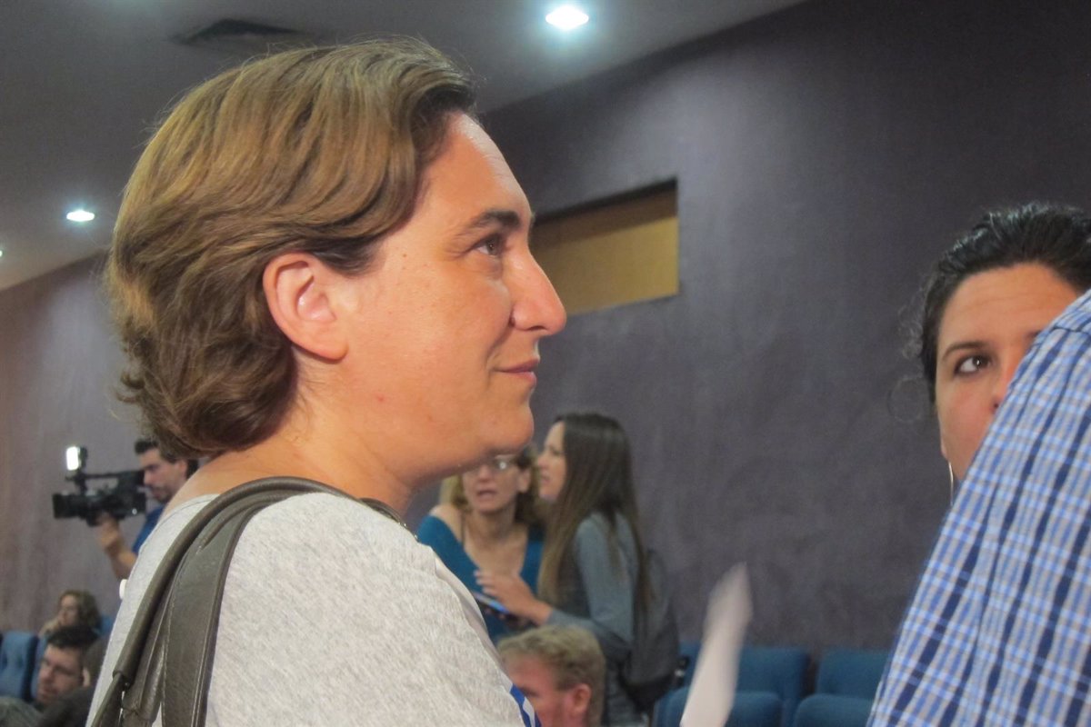 Ada Colau y Oskar Matute participan este lunes en Gijón en un acto sobre vivienda
