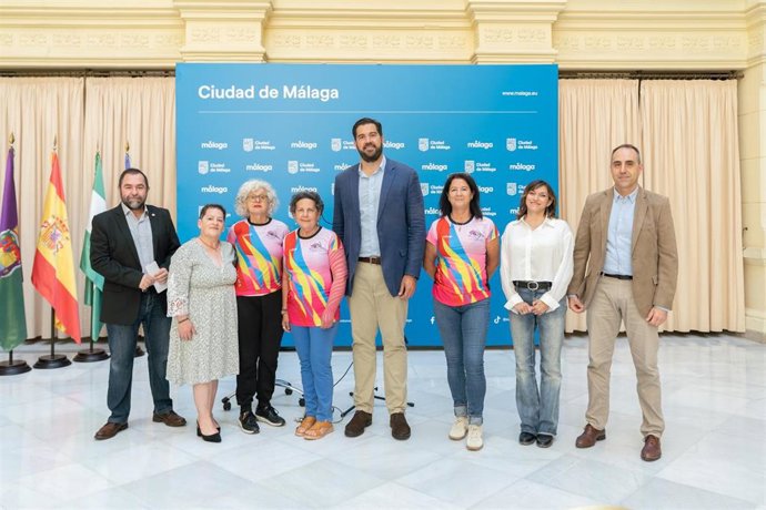 El concejal delegado de Deporte, Borja Vivas, durante la presentación del Campeonato de Andalucía de Tiro con Arco en Aire Libre que se desarrollará en Málaga