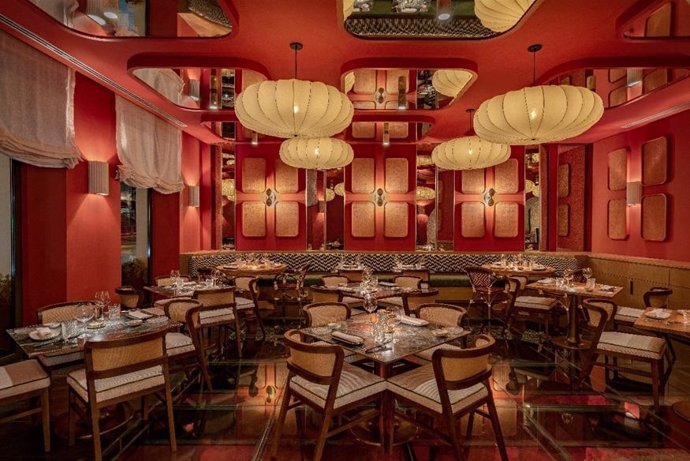 El restaurante Entremuros, Raíces de Málaga, reabre sus puertas tras una profunda renovación que redefine su esencia