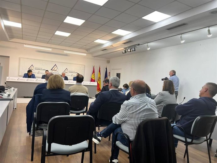 Alcaldes conocen el proyecto de la Zona Franca Logística del Corredor del Henares.