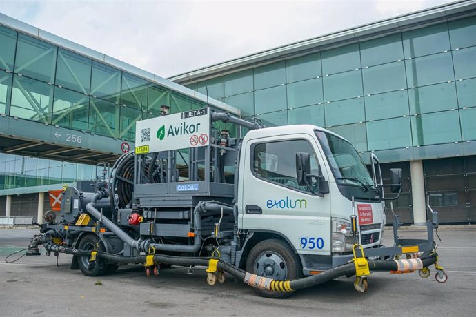 Archivo - Operativa de Exolum en el Aeropuerto de Barcelona-El Prat.