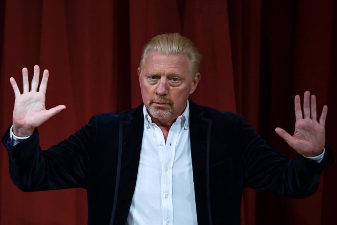 Archivo - FILED - 14 October 2020, Saxony-Anhalt, Dessau-Rosslau: Former German tennis player Boris Becker speaks during at the event series "Anhalt Sport meets legends". Former tennis player Mischa Zverev will take the place of three-time Wimbledon champ