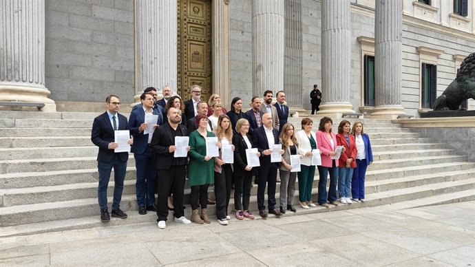 PSOE, Sumar, ERC e Podemos apresentam um recurso ao Tribunal Constitucional contra a Lei Huerta de Valência.