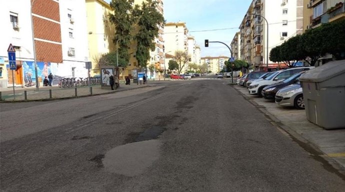 Avenida Ciudad de Chiva, arteria principal del Barrio Alcosa.