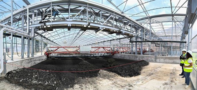 Cabildo y Gobierno de Canarias ponen en marcha la planta de secado solar de fangos de la EDAR Adeje-Arona