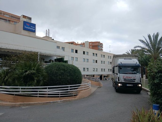 Travelodge España reafirma su compromiso social con la donación de mobiliario para afectados por la Dana