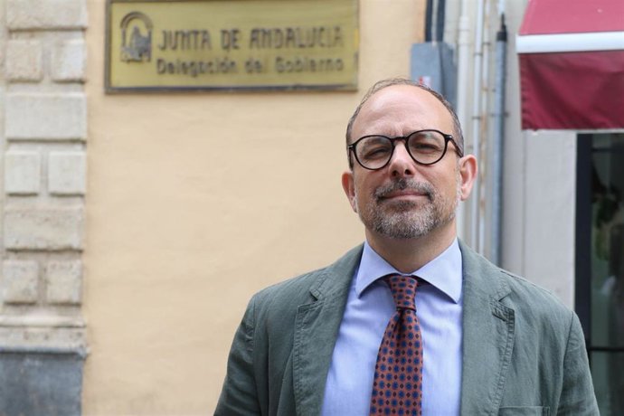 Antonio Ruiz ante la Delegación del Gobierno andaluz en Córdoba.