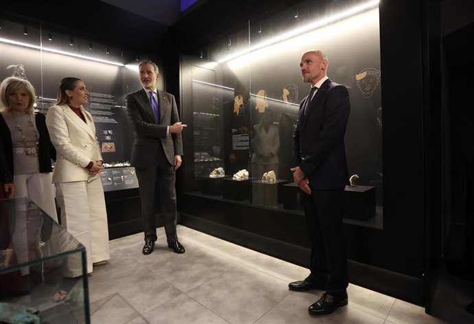 El Rey Felipe VI inaugura la nueva Sala de Protohistoria del Museo Arqueológico Provincial de Badajoz
