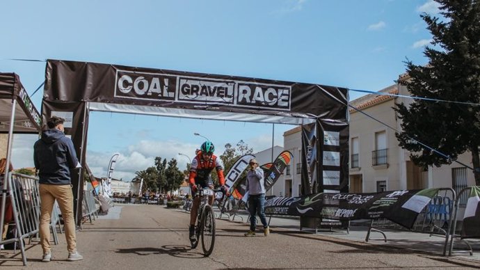Participantes en una competición de Gravel