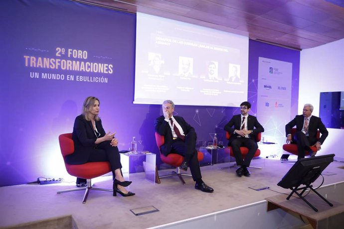 Roberto Azevêdo, Guilherme Mello Y Carlos Pio durante el II Foro de Transmisiones