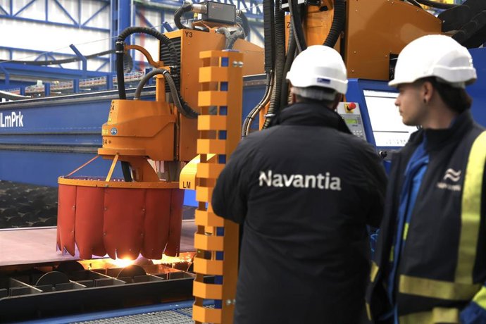 Archivo - Corte de chapa para el diseño y construcción de corbetas Avante 2200 en San Fernando (Cádiz, Andalucía). ARCHIVO