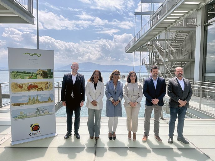 Los representantes turísticos de las cuatro comunidades y Turespaña en el Centro Botín