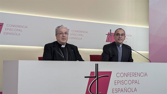 El secretario general de la Conferencia Episcopal Española, Francisco César García Magán,