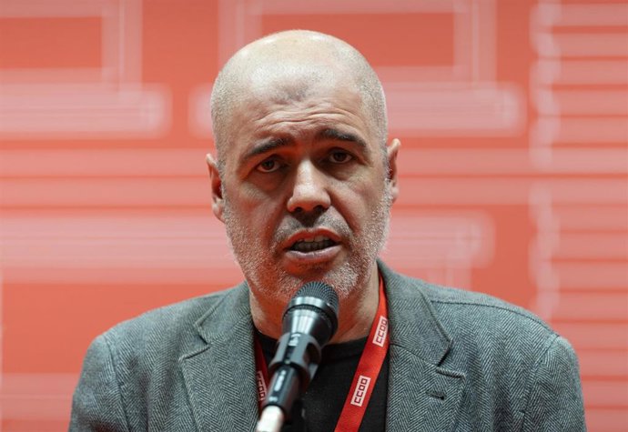 Archivo - El secretario general de CCOO, Unai Sordo, durante una rueda de prensa ofrecida desde FITUR en IFEMA, a 22 de enero de 2025, en Madrid (España)