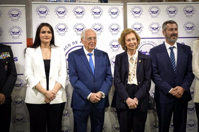 La Reina Doña Sofía en su visita a las instalaciones de la Asociación Banco de Alimentos de Melilla.