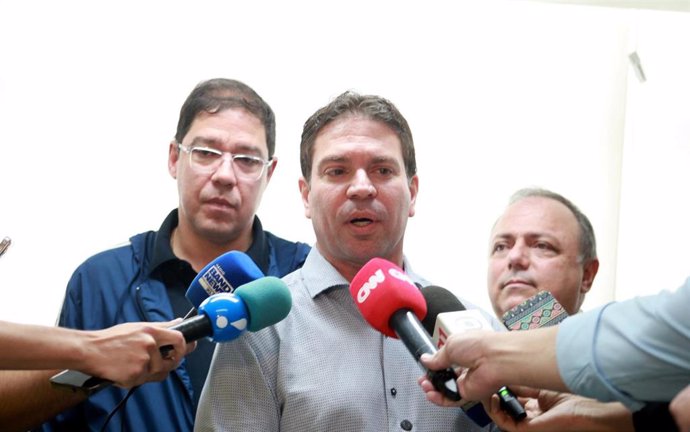 Archivo - Alexandre Ramagem atiende a los medios durante un acto de campaña electoral el 22 de julio de 2024.