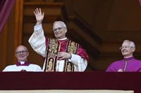 ¿Qué edad tiene el nuevo Papa León XIV, el estadounidense Robert Francis Prevost, que toma el relevo de Francisco?