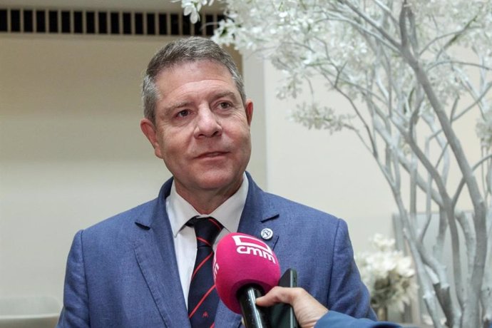 El presidente de Castilla-La Mancha, Emiliano García-Page, en Osaka (Japón).