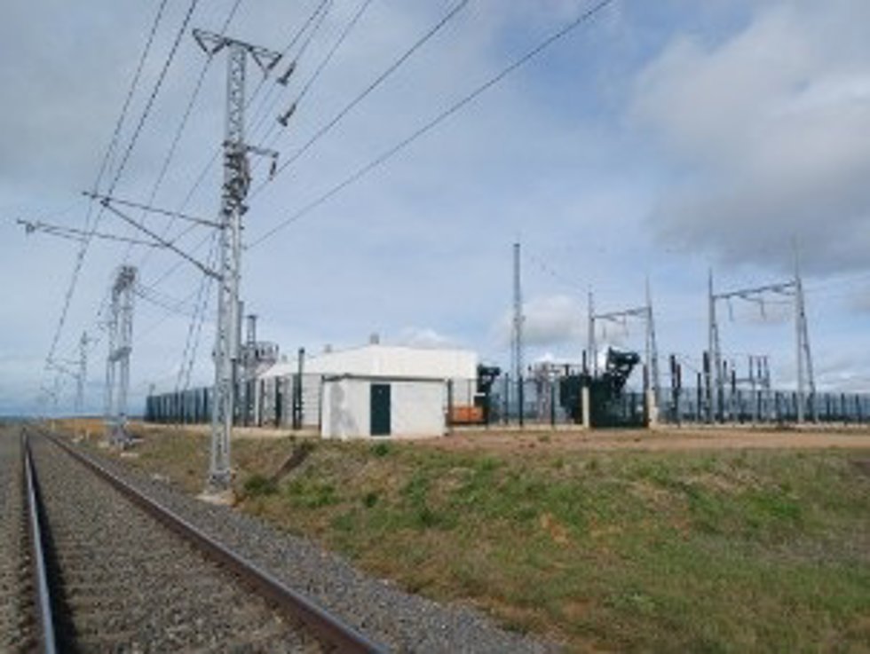 Adif destina 3 millones al mantenimiento de instalaciones de energía de la línea Medina-Salamanca-Fuentes de Oñoro.