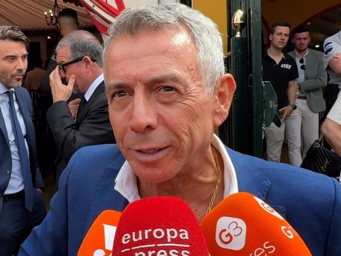 José Luis López 'El Turronero' en la Feria de Sevilla